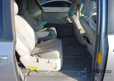 2012 Toyota Sienna Limited V6 7 Passenger z USA, uszkodzony, nr VIN 5TDYK3DC7CS211460